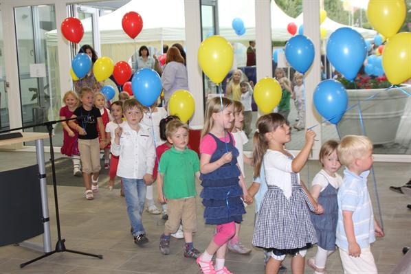 Große Einweihungsfeier an der accadis International School